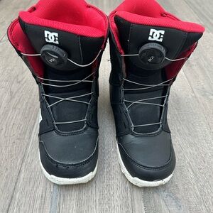 DC Scout Youth Black and Red Snowboarding Boots size 6